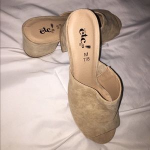 🌸Nude suede heel🌸